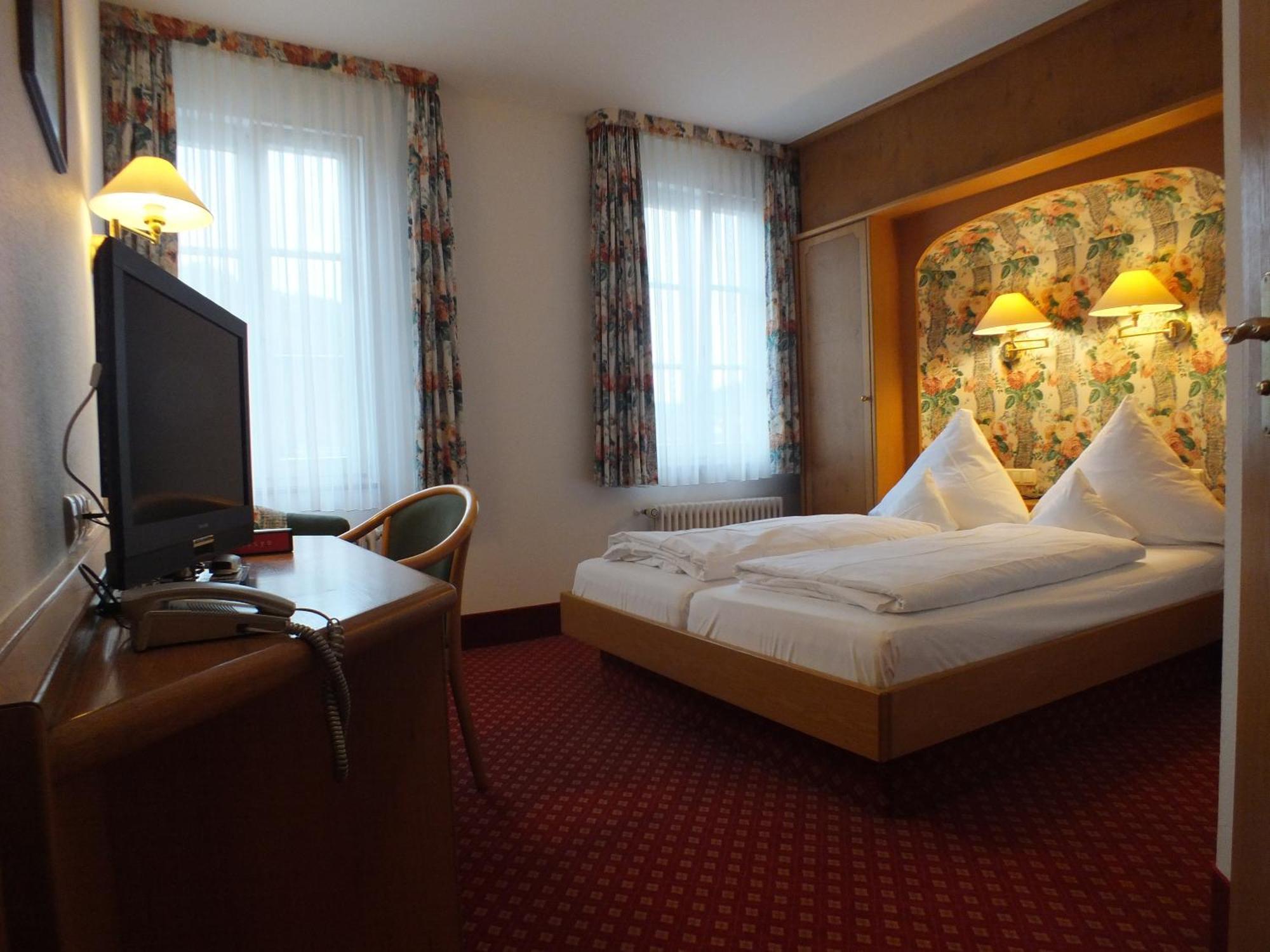 Hotel-Gasthof Zum Weyssen Roessle Schiltach Kamer foto