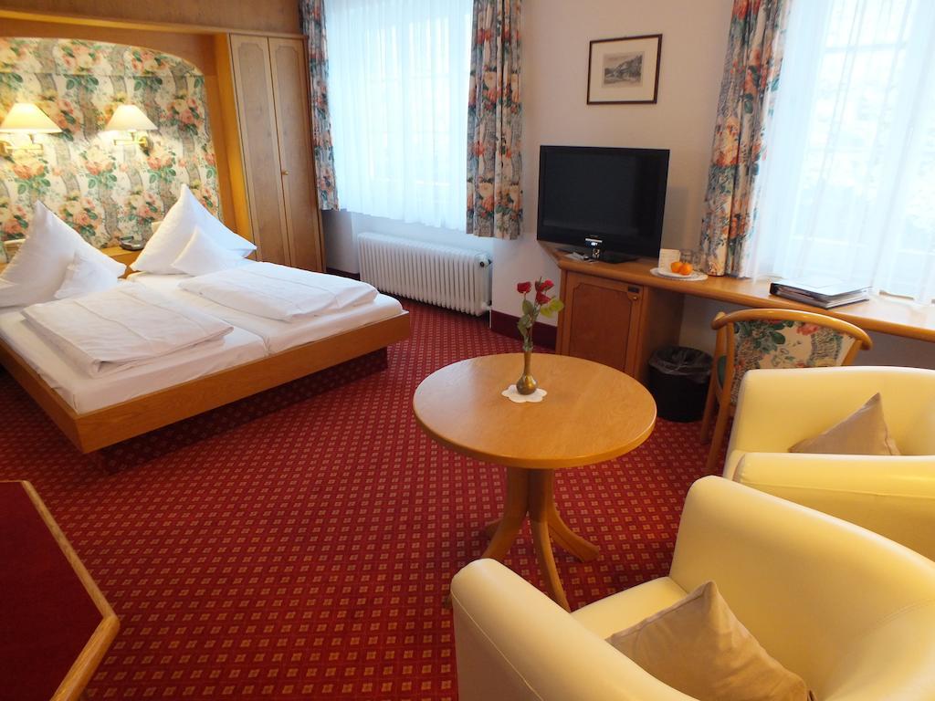 Hotel-Gasthof Zum Weyssen Roessle Schiltach Kamer foto