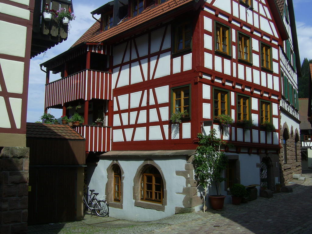 Hotel-Gasthof Zum Weyssen Rossle Schiltach Buitenkant foto