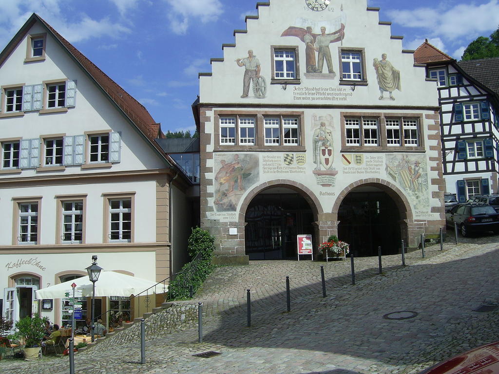 Hotel-Gasthof Zum Weyssen Roessle Schiltach Buitenkant foto